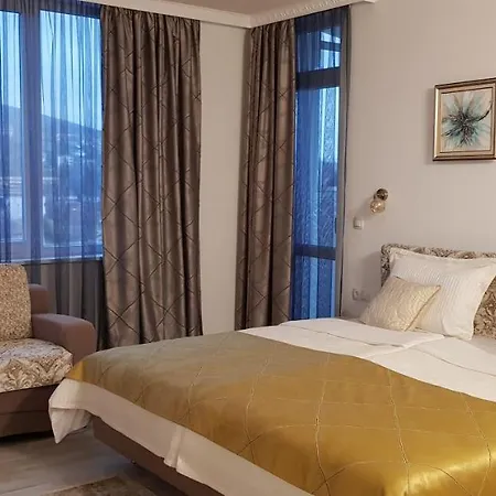 Olympus Plaza - & Indoor Pool Hotel 4*