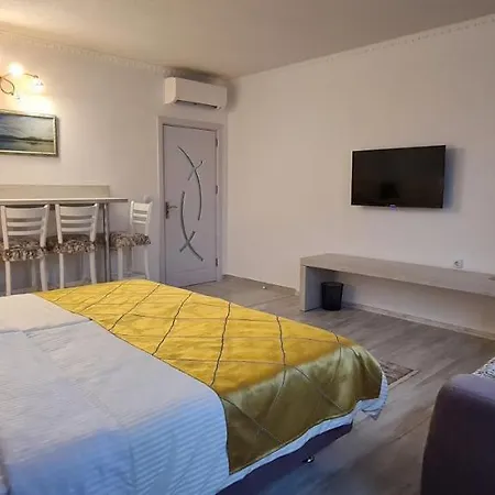 Olympus Plaza - & Indoor Pool 4*