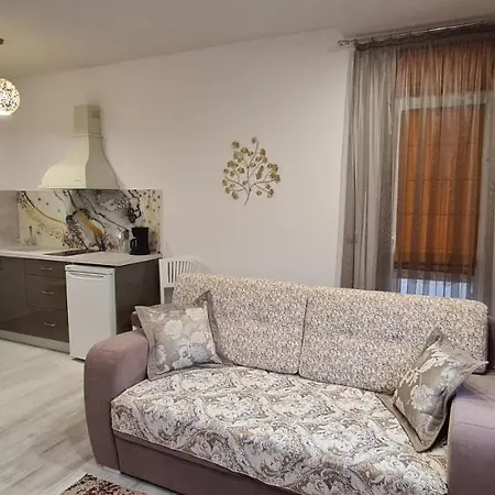 Olympus Plaza - & Indoor Pool فندق