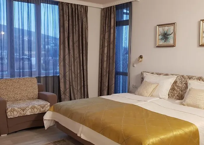 Olympus Plaza - & Indoor Pool Отель 4*