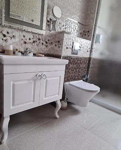 Olympus Plaza - & Indoor Pool ホテル 4*