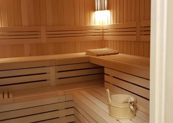 Отель Olympus Plaza - & Indoor Pool