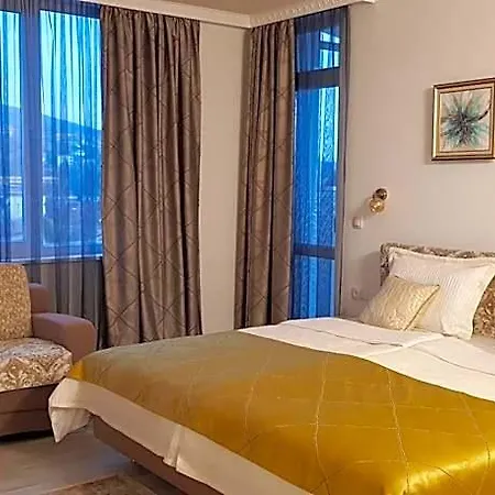 Olympus Plaza - & Indoor Pool Hotel