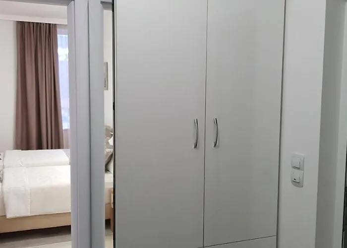 Olympus Plaza - & Indoor Pool 4*