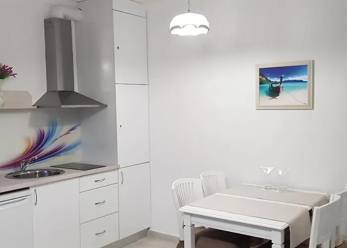 Olympus Plaza - & Indoor Pool Otel