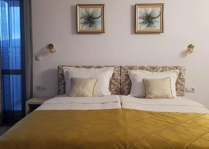 Olympus Plaza - & Indoor Pool Hotel