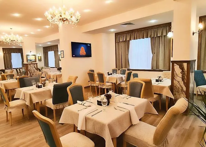 Olympus Plaza - & Indoor Pool Otel 4*