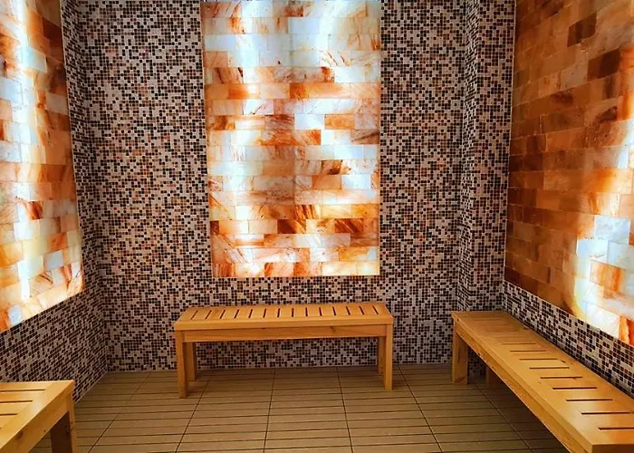 מלון Olympus Plaza - & Indoor Pool