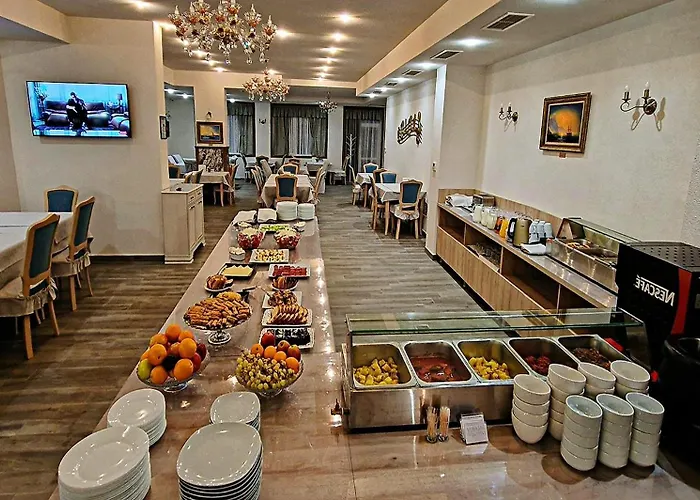 Olympus Plaza - & Indoor Pool Hotel 4*